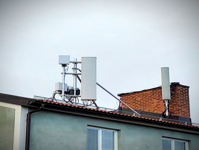 5G base station at 60 meter’s distance caused very high microwave exposure and the microwave syndrome in a 52 year old woman